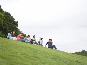 福岡市博多駅近くの快適なビジネスホテル【東横INN博多口駅前】：便利なアクセスと無料朝食付きの魅力